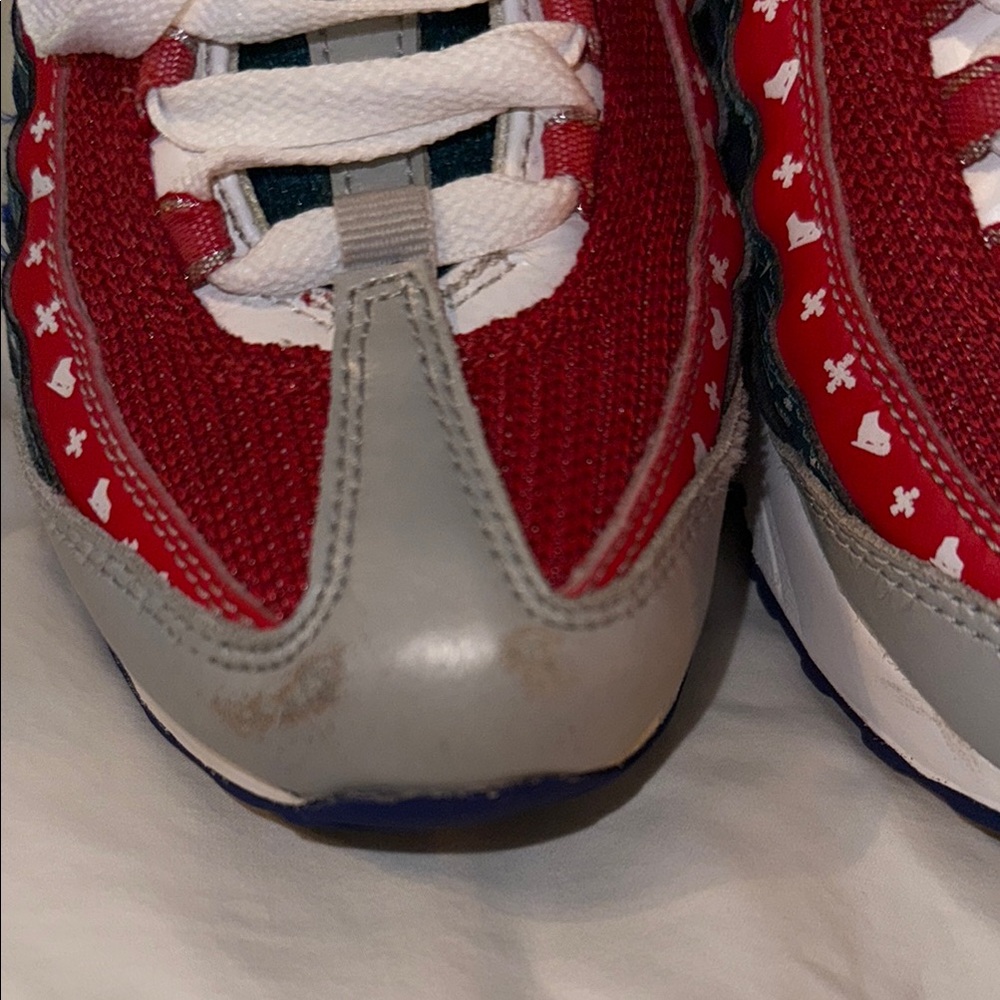 NIKE Kids Air Max 95 Christmas Sweater Sneakers - Picture 3 of 8
